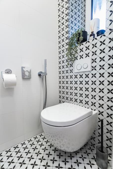 Myslbekova 5 Apartamento Ostrava Exterior foto